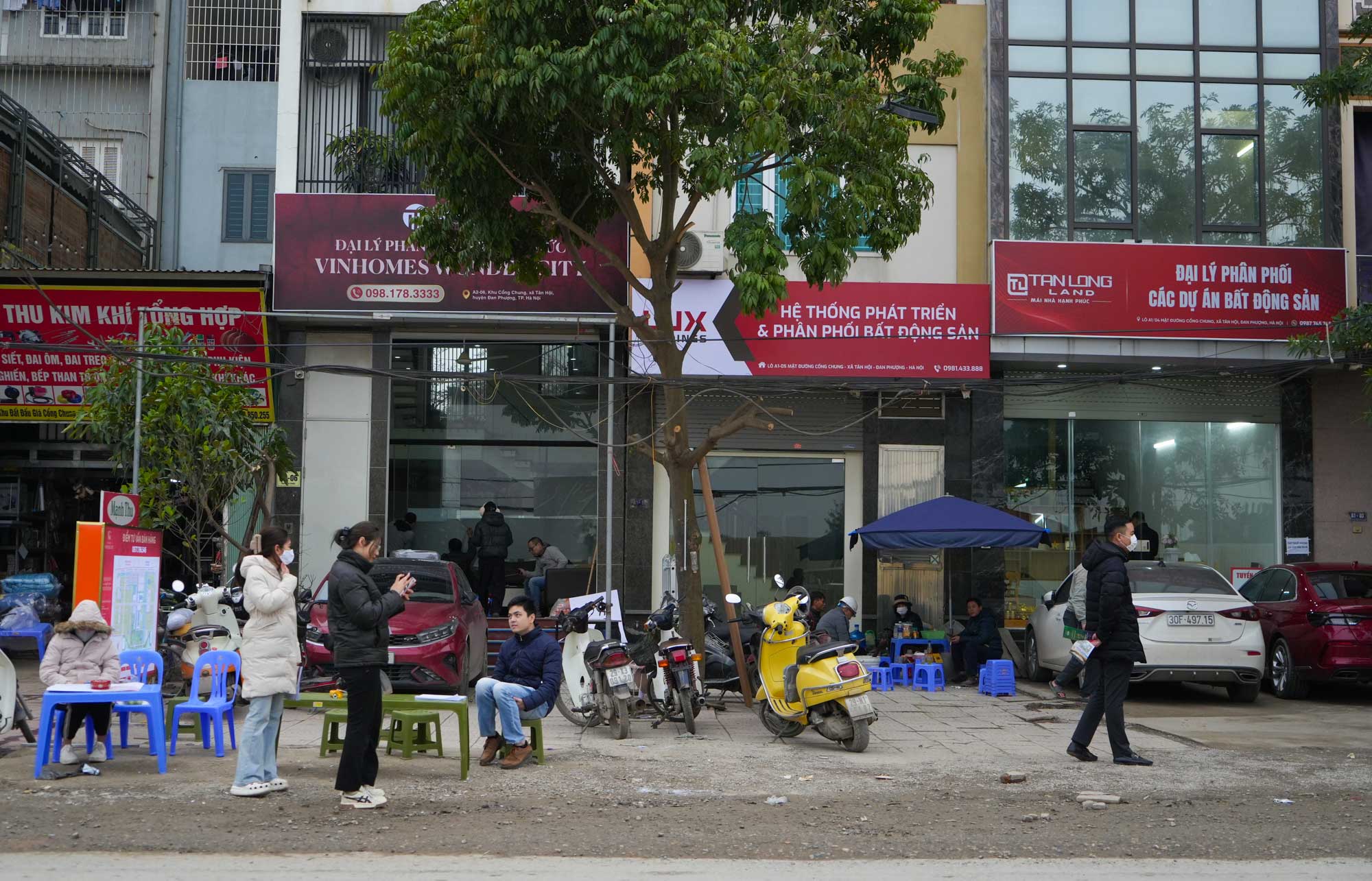 Bên ngoài dự án VInhomes Đan Phượng